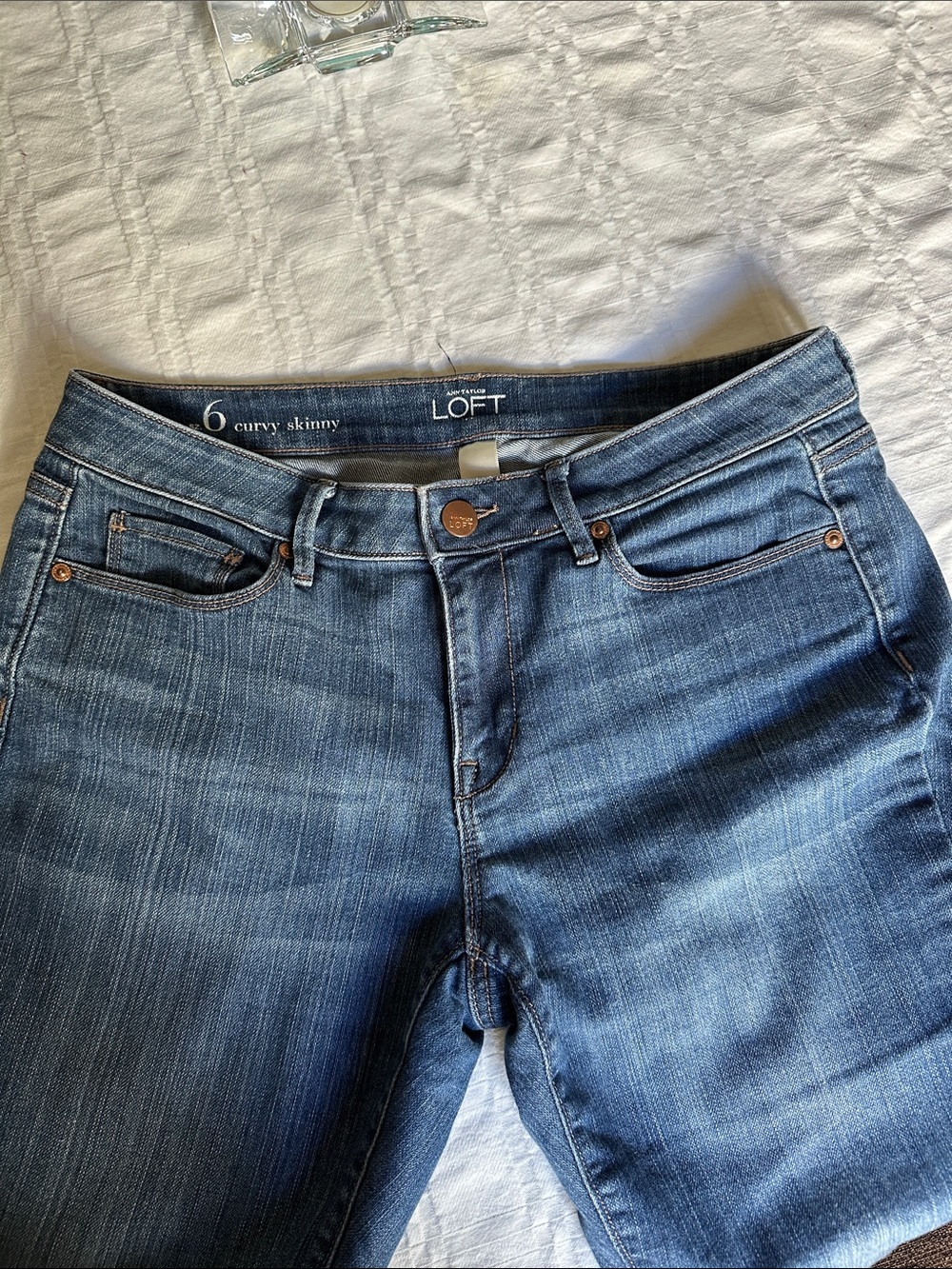 LOFT Curvy Jeans in Medium Wash Blue